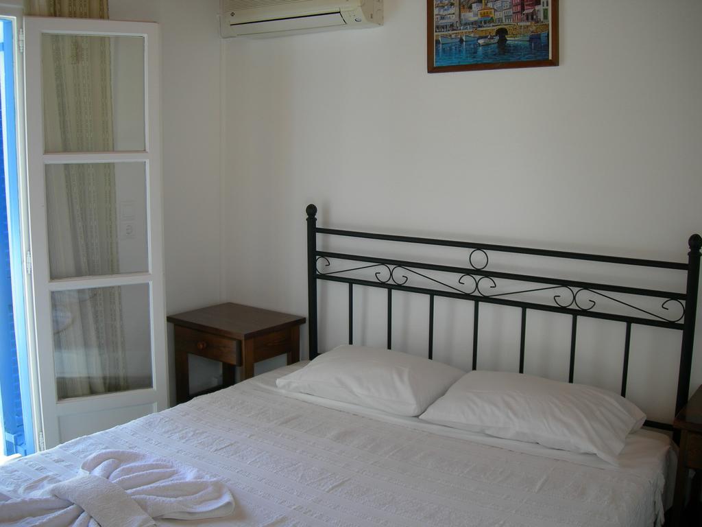 Bizas Rooms & Studios Парікія Номер фото