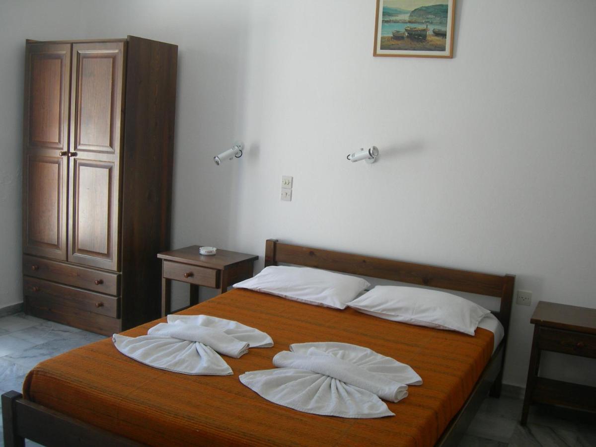 Bizas Rooms & Studios Парікія Номер фото